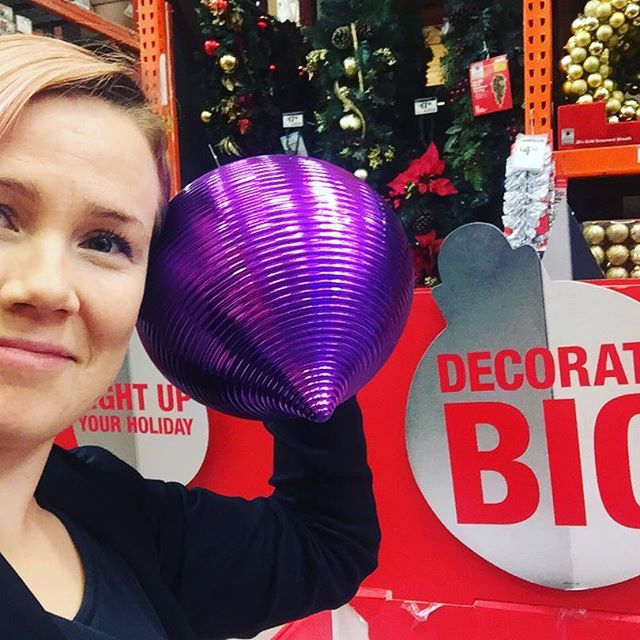 Head sized Christmas ornaments anyone? Decorate big indeed. Pään kokoisia kuusenkoristeita? Koristele ISOSTI! #christmas #decoration #ornaments #tooearly #gigantic #big #purple #pinkhair #koriste #joulu #joulukoriste #violetti #pinkithiukset