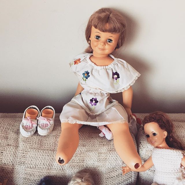Estate sales are often like going to a museum. Full of gems, like this doll with removable feet and pierced ears. 😀#estatesale #estatesalefinds #gem #doll #vintage #retro #museum #collection #unique #treasures #generations