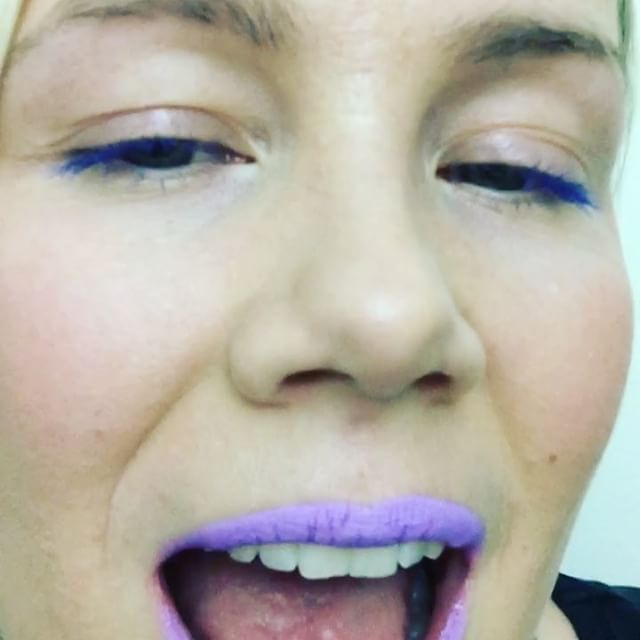 I'm such a cool girl. #cool #lips #purplelips #violetlips #blue #mascara #bluemascara #makeup #coolmakeup #trendy #singer #tovelo #coolgirl #sephora #voice #vocalist #singing #sing