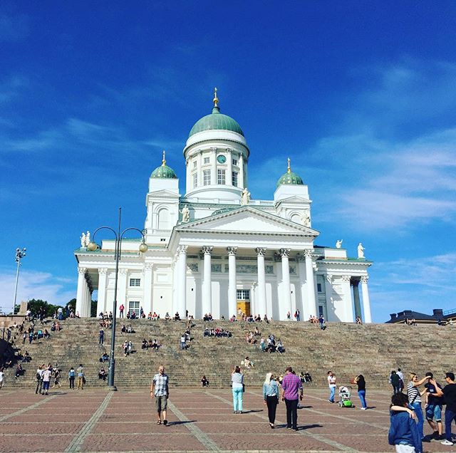 My beautiful Helsinki! #ilovesummer #summer #visithelsinki #visitfinland #church #beautiful #architecture #travel #traveling #sunny #city #suomi #tuomiokirkko #kaunis #kaupunki #kesä #aurinkopaistaa #helsinki #finland #kotimaa